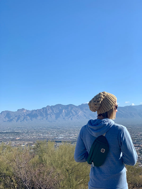 how to style a slouchy beanie year round b.e.happe