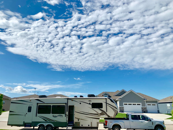 RV family of 5 traveling the U.S., how to sell everything to travel, 4 ways to declutter, 4 ways to downsize, tips to downsize, how to sell everything to start over, how to sell everything to travel in an RV, why we sold everything to travel.